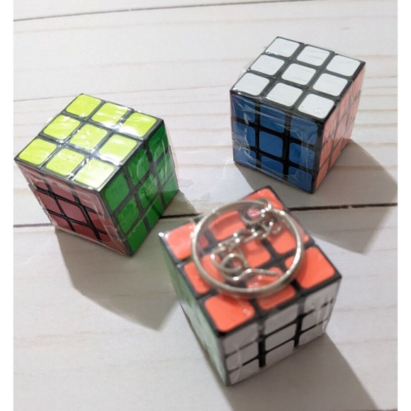 *READ 1 (ONE) Puzzle Cube 1" Mini 3x3 Working Cube Toy DETACH Keyring Keychain - Picture 1 of 2